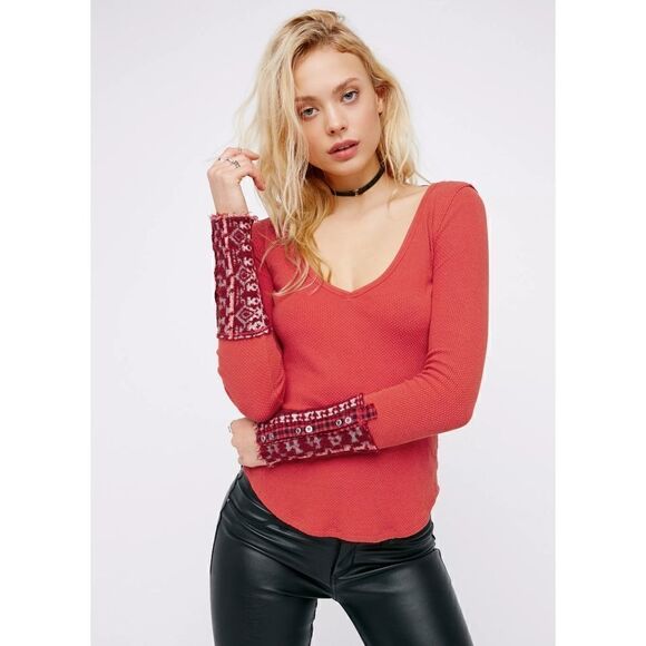 New! FREE PEOPLE Art School Cuff Thermal Waffle Knit Top Long Sleeve Size XS Red - Picture 1 of 5